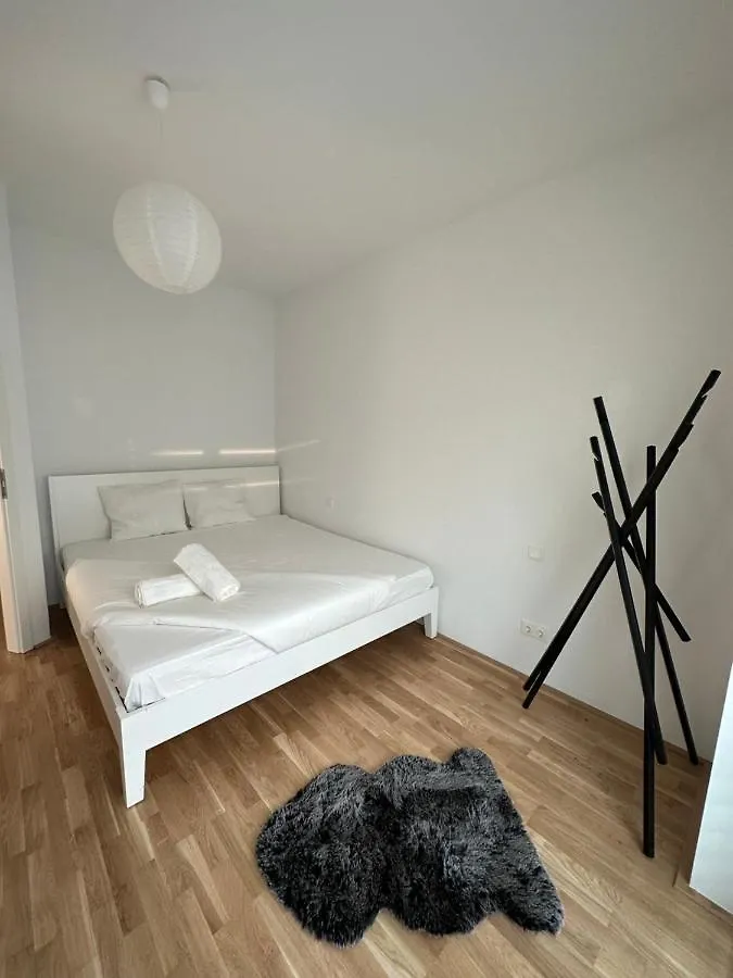 New Apartment With Spacious Balcony 18 Wien