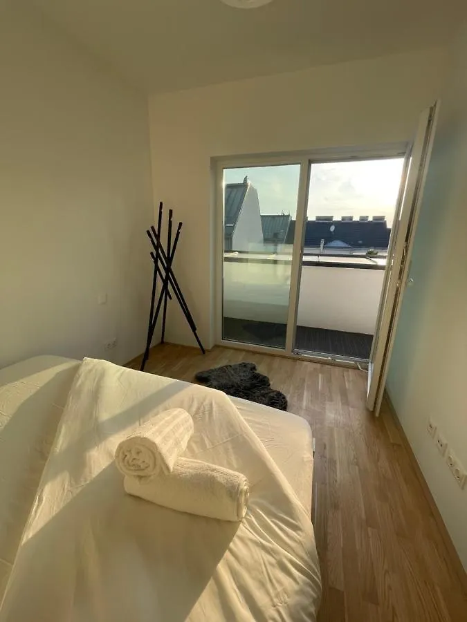 New Apartment With Spacious Balcony 18 Wien Österreich