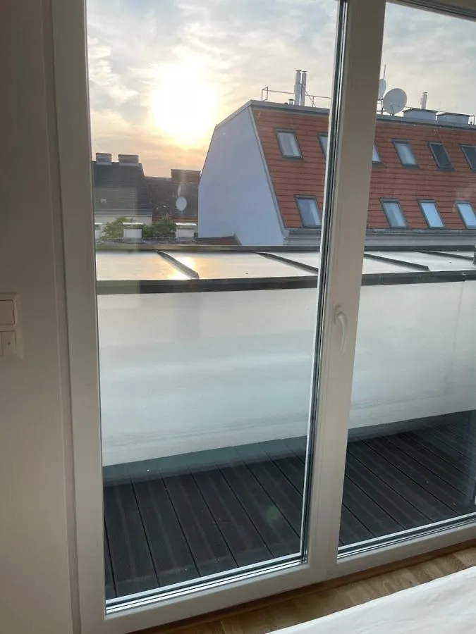 New Apartment With Spacious Balcony 18 Wien