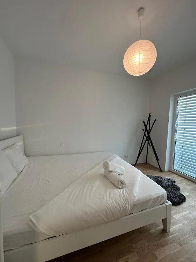 New Apartment With Spacious Balcony 18 Wien