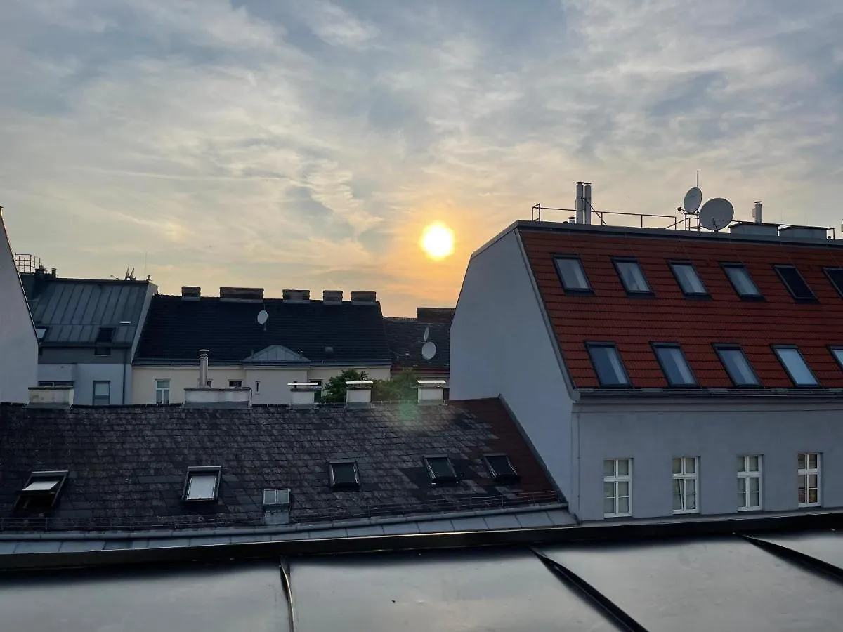 New Apartment With Spacious Balcony 18 Wien Österreich